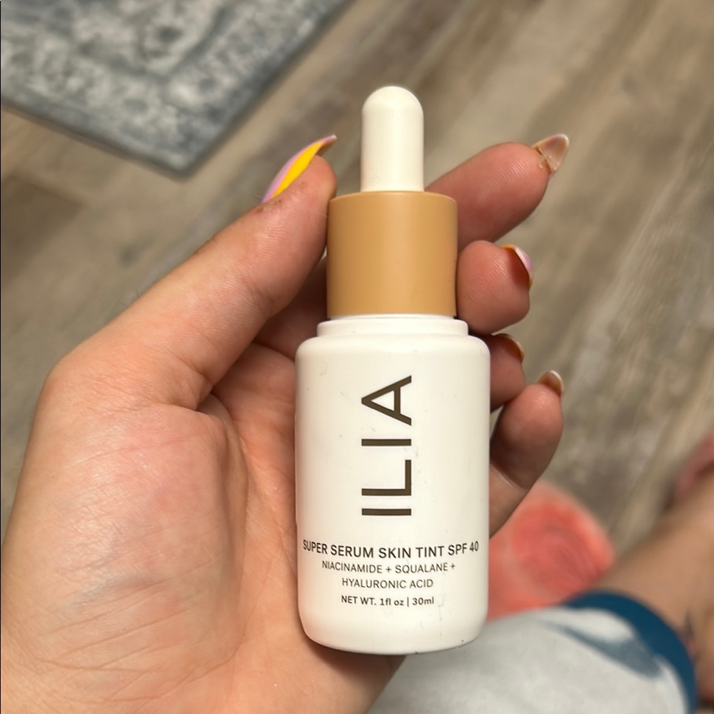 ILIA White and Gold Foundation Makeup